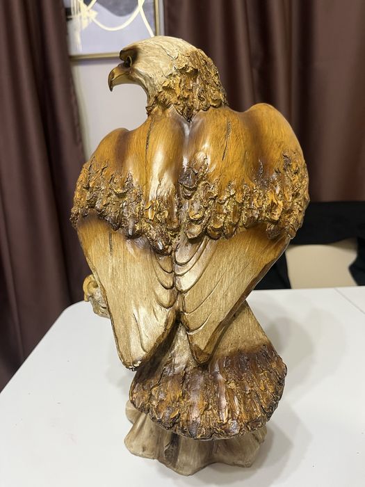 Ръчно изработена дървена скулптура „Орел“ – масивно дърво