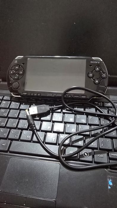 Продаётся SONY PSP slim 64 Гб внутри есть 67  игры