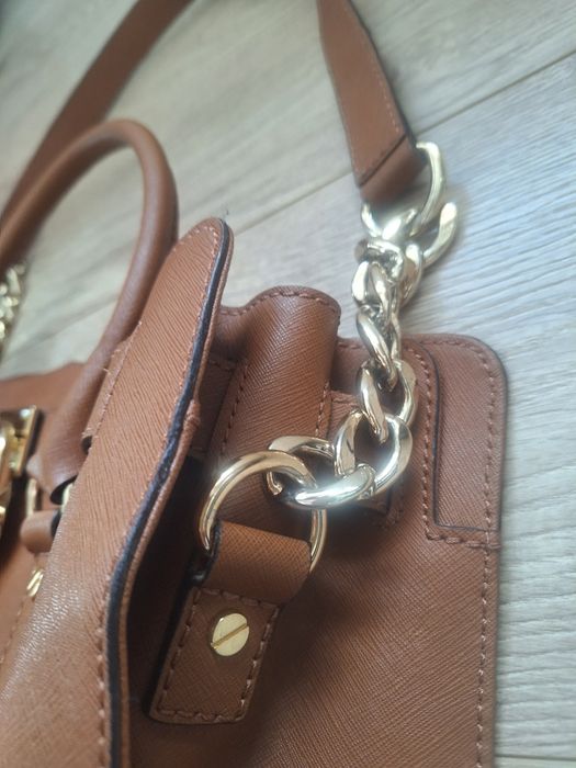 Michael kors чанта