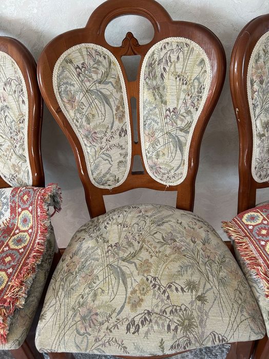 Стулья для гостей