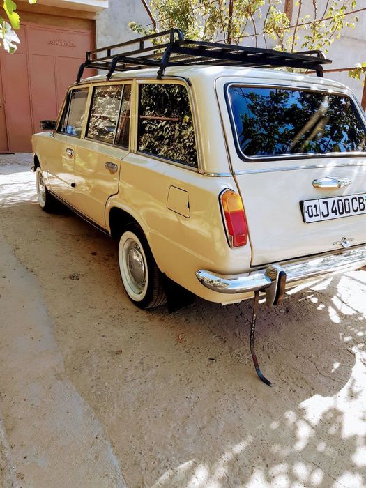 Vaz 2102 sotiladi