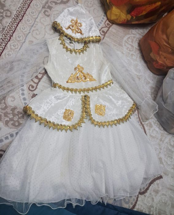 Национальные платье