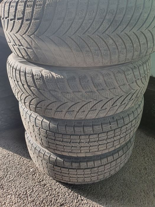 Шины зимние без шипов б.у