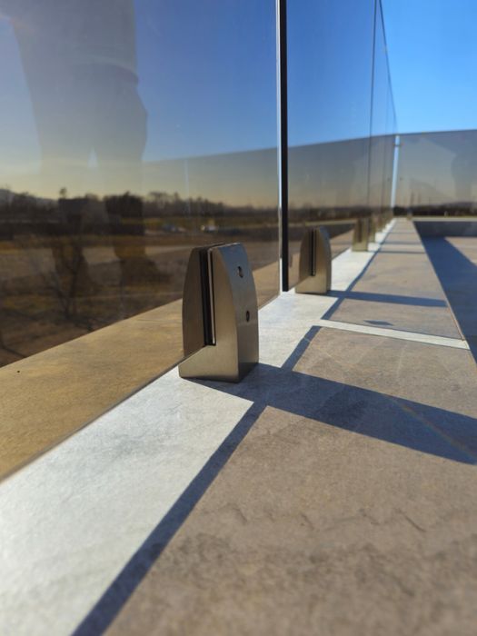 Balustradă Sticlă Securizată și Laminată – Montaj Profesional Inclus