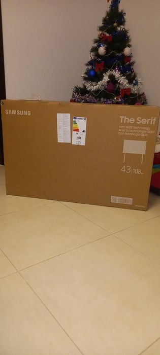 Tv Samsung The Serif QLED 43LS01DB,4K Ultra HD Clasa G,2024
