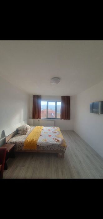 Ramnicu Valcea Shopping City Strada Ferdinand 1 camera 40000 euro