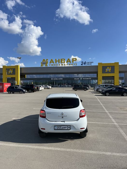 Рено Сандеро 2014