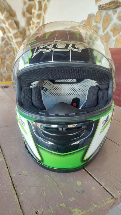 Продавам каска почти като нова