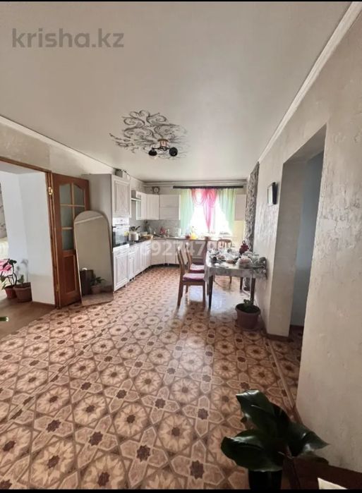 Продам дом  у подножия горы