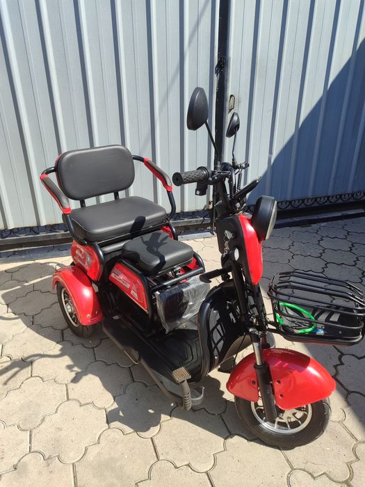 Электрический Трицикл