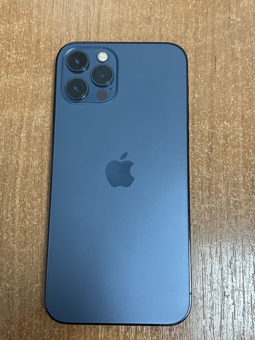 Телефон Iphone 12pro