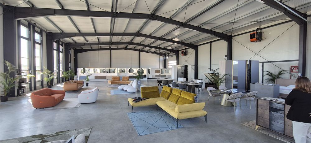 Dau in chirie hale industriale cu birouri