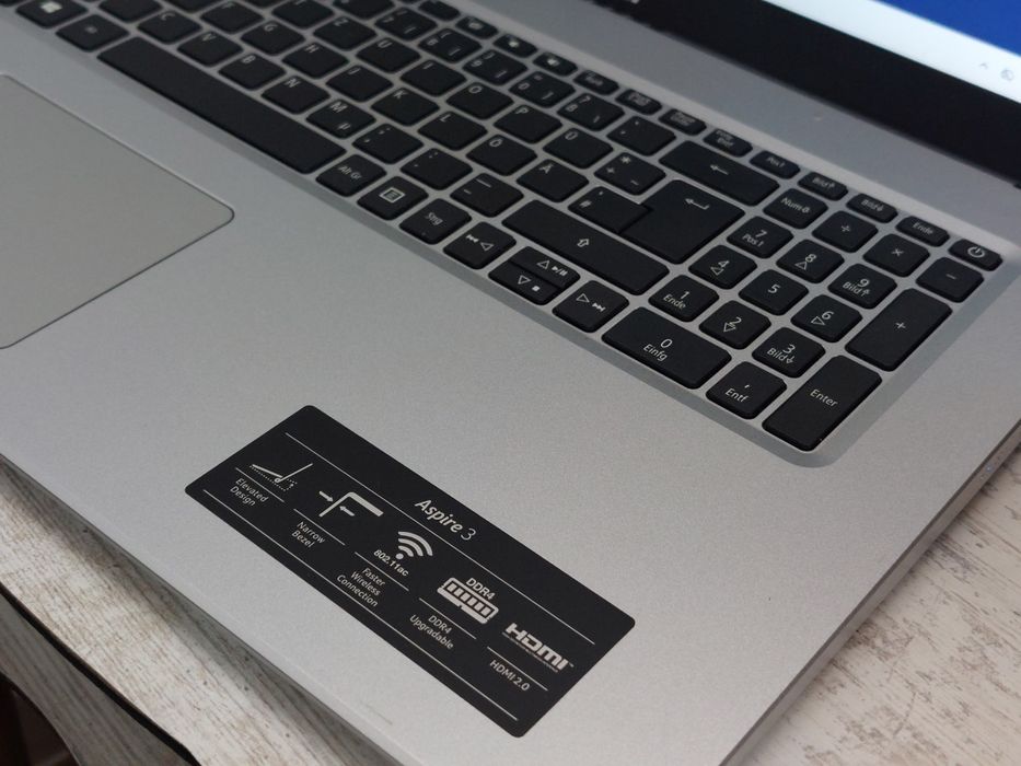 17.3" 12GB RAM Core i3-1115G4 512GB SSD NVMe лаптоп Acer Aspire 3 A317 A317-53