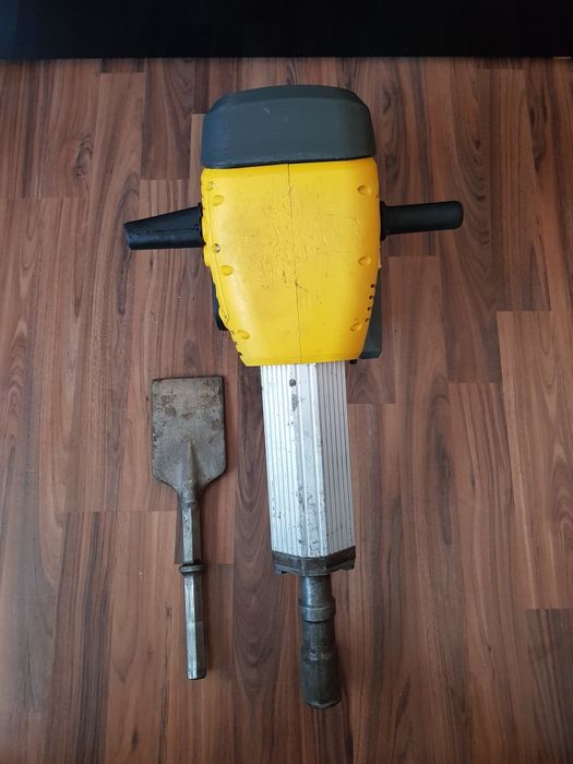 Ciocan demolator Wacker Neuson BH 65