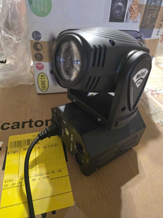 Moving Head,Lumina Scena, DMX, activata vocal, 1130 Lux, 700-8000K