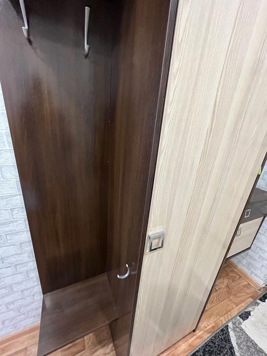 Продам шкаф в прихожую