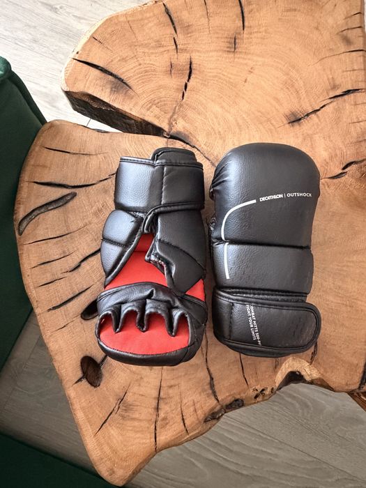 Manusi kickboxing