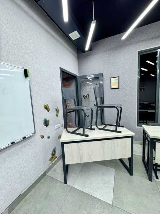 Продаются школьные парты со стульями