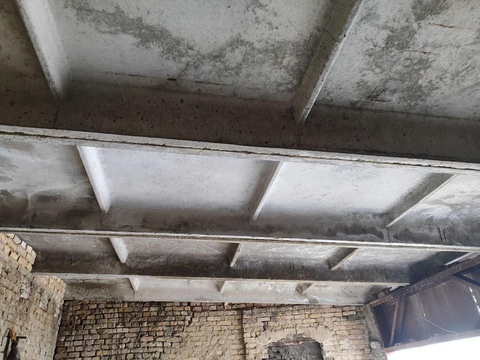 Garaj sotiladi 500 kada