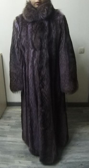 Шуба енот новая.