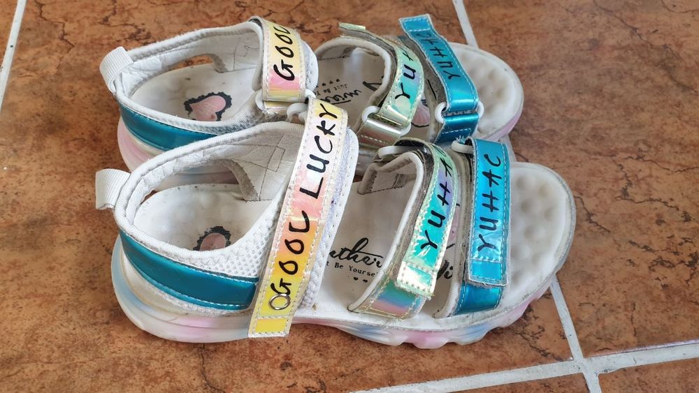 Обувь детская в хорошем состоянии