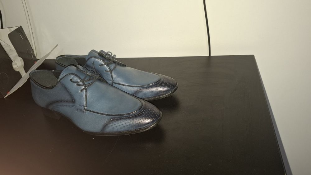 Pantofi de piele