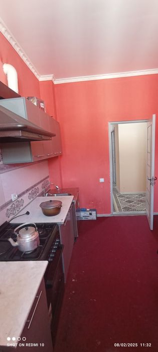 Fargʻona shahar shaxar hokimiyati oldidagi yangi qurilgan 8 qavatli