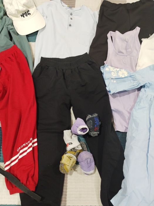 Отдам даром детские вещи