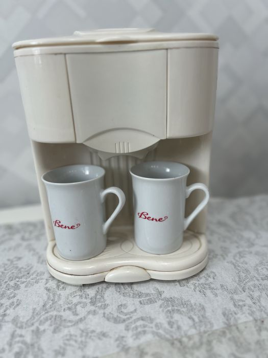 Кофеварка Bene F11-BN, 600