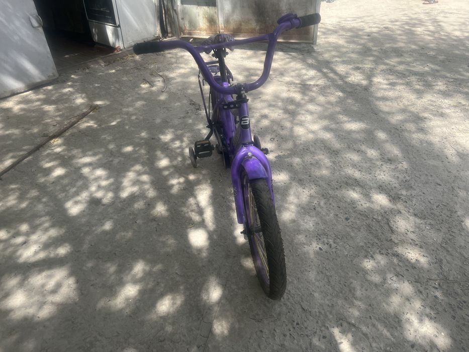 Велосипед.  8 или 9 лет ребенка.