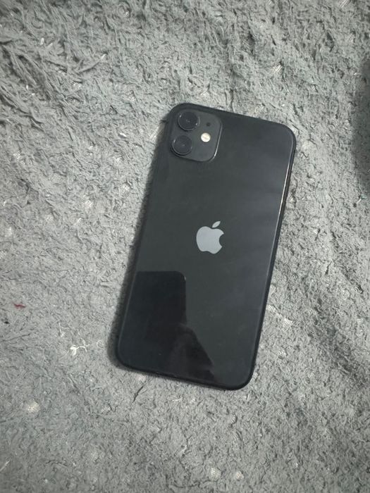 продам iPhone 11