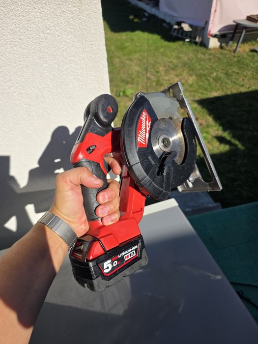Fierastrau circular pentru debitat metale Milwaukee M18 FMCS