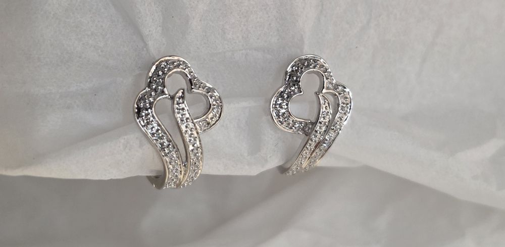 Красивы серьги с утонченным дизайном