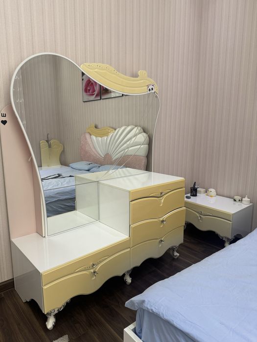 Спальный гарнитур