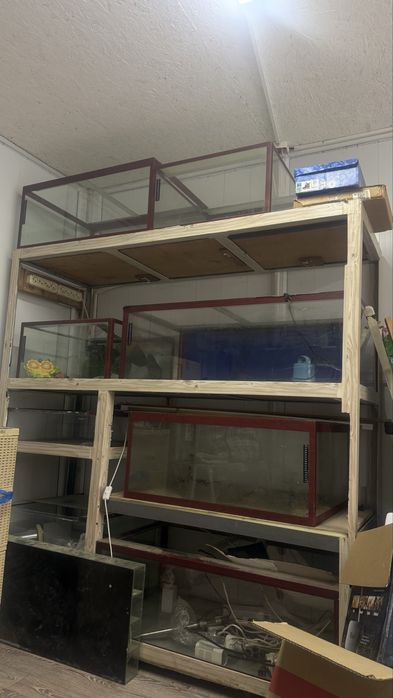 Продам стеллаж с аквариумами