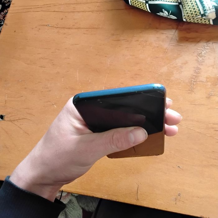 Xonor sotiladi aybi bor ekran