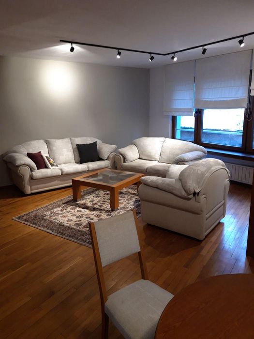 Дава се под наем Четиристаен апартамент в Пловдив, Младежки Хълм - 130 кв.м за 525 € - Снимка #1