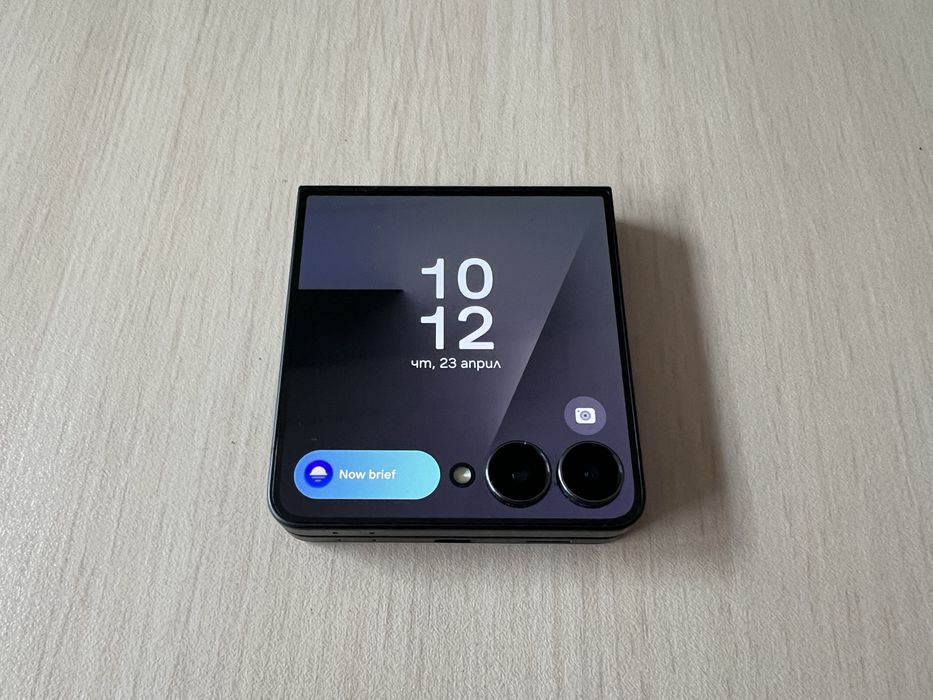 Продавам Samsung Galaxy Z Flip7 256/12GB