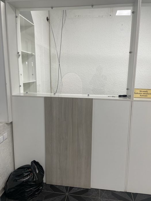 Mebel vitrina sotiladi