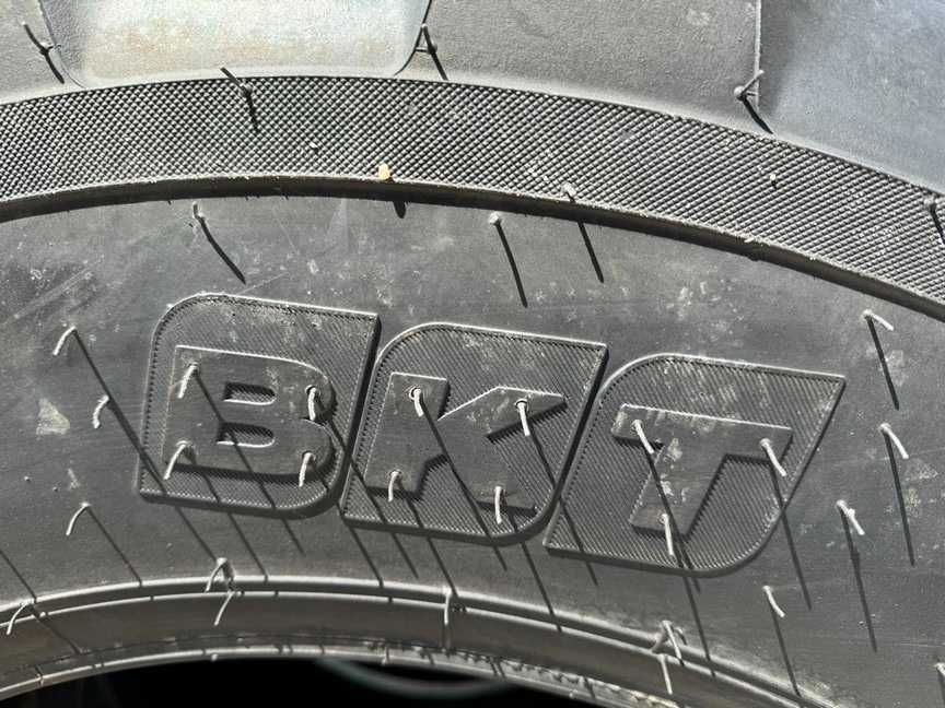 Anvelope noi 15.5/80-24 cu 16 pliuri marca BKT pentru manitou