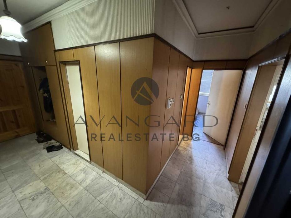 Продава се Тристаен апартамент в Пловдив, Кючук Париж - 94 кв.м за 760 €/кв.м - Снимка #13