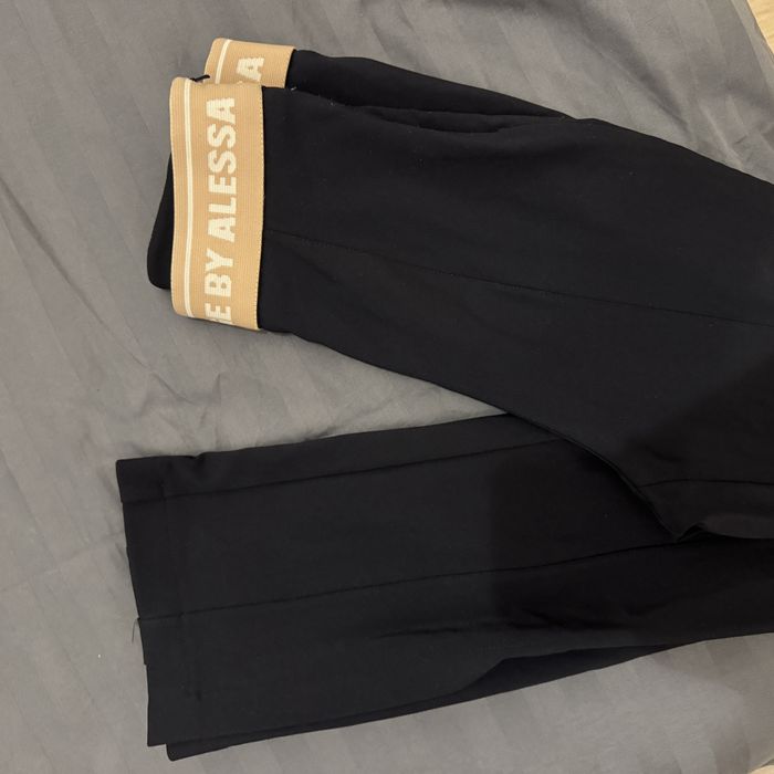 Черен панталон на Alessa
