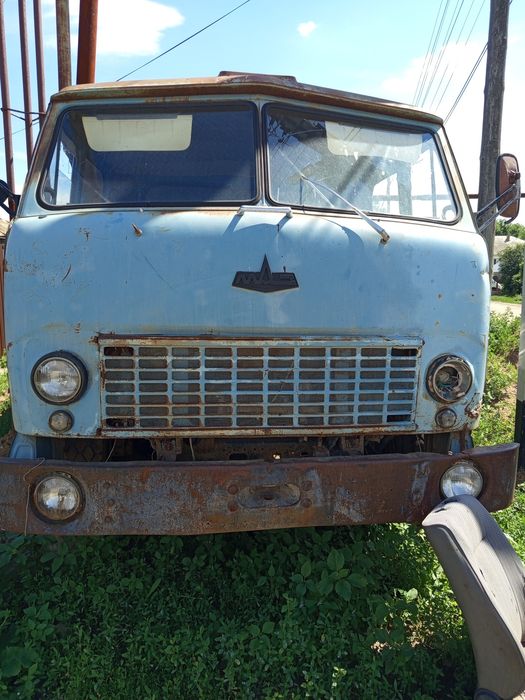Продам кузов,кабина , подъемник маз