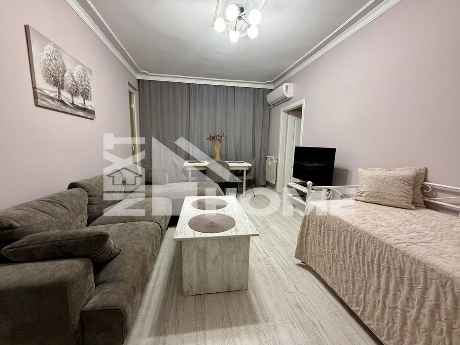 Дава се под наем Двустаен апартамент в Пловдив, Център - 55 кв.м за 500 € - Снимка #1