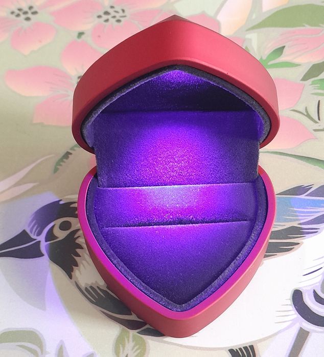 Футляр для кольца украшения