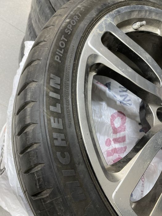 Летние шины Michelin с дисками оригинал Фольксфаген