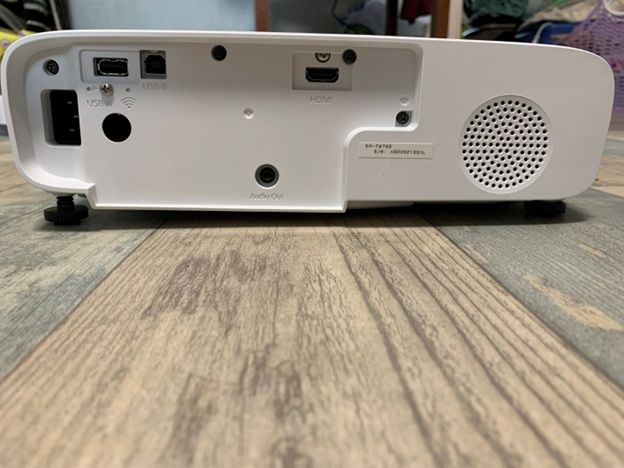 Проектор Epson. Реальное качество на 150 дюймов + экран + лампа запас