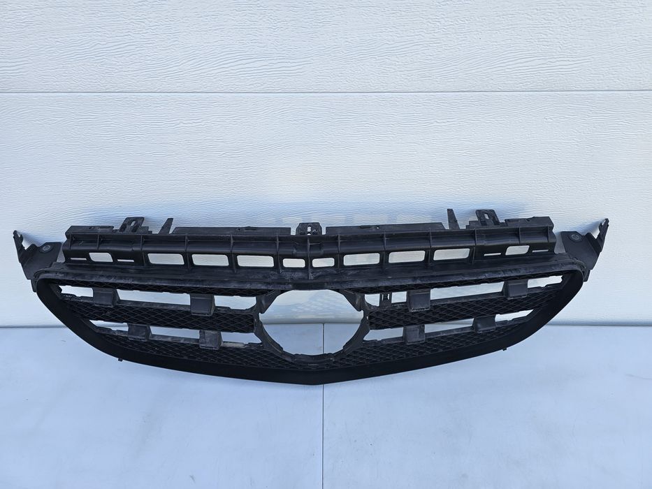 Grila centrala Mercedes E Class W213