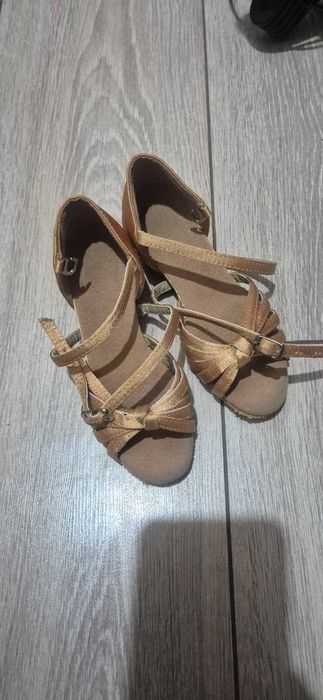 Танцевальные туфли.