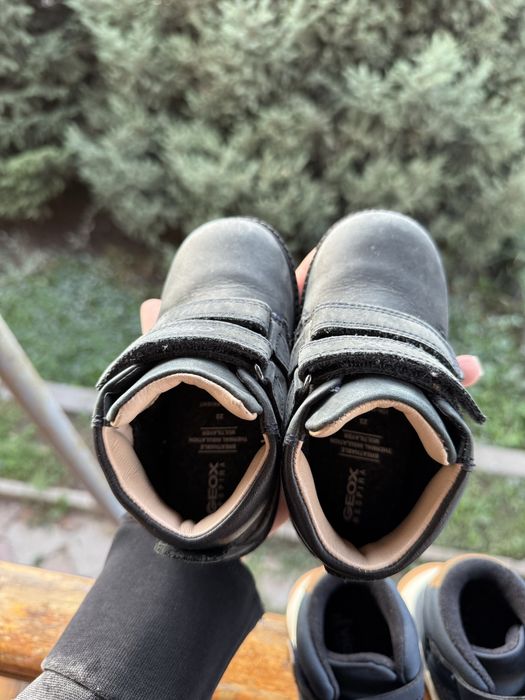 Продам детскую обувь